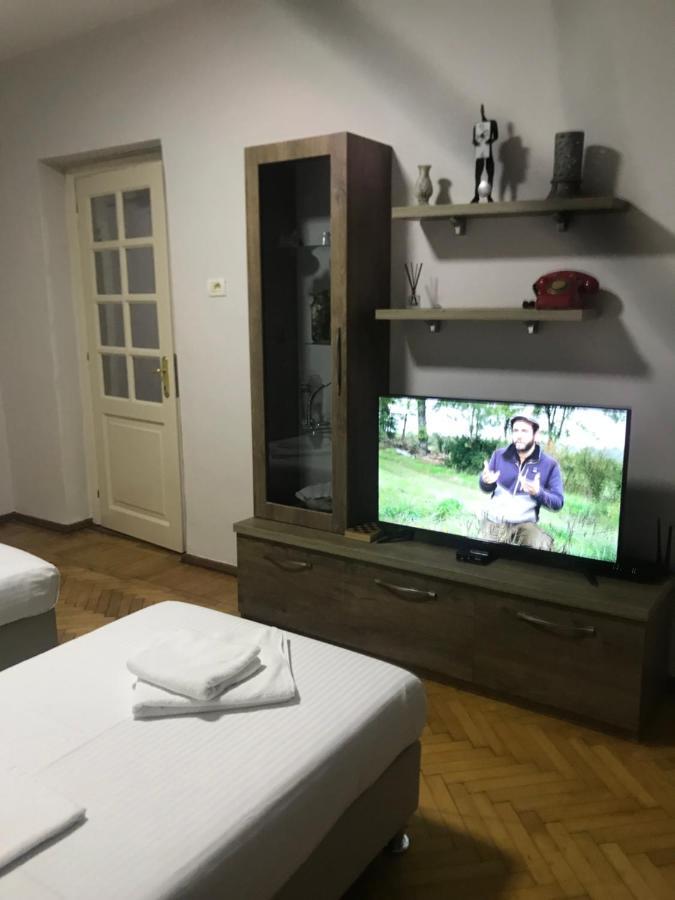 Апартаменты Proper House Iva Тирана Экстерьер фото